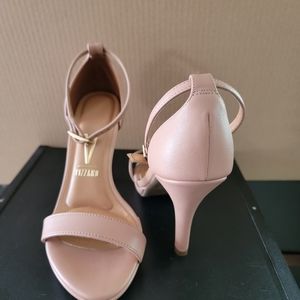 Vizziano Nude Pumps